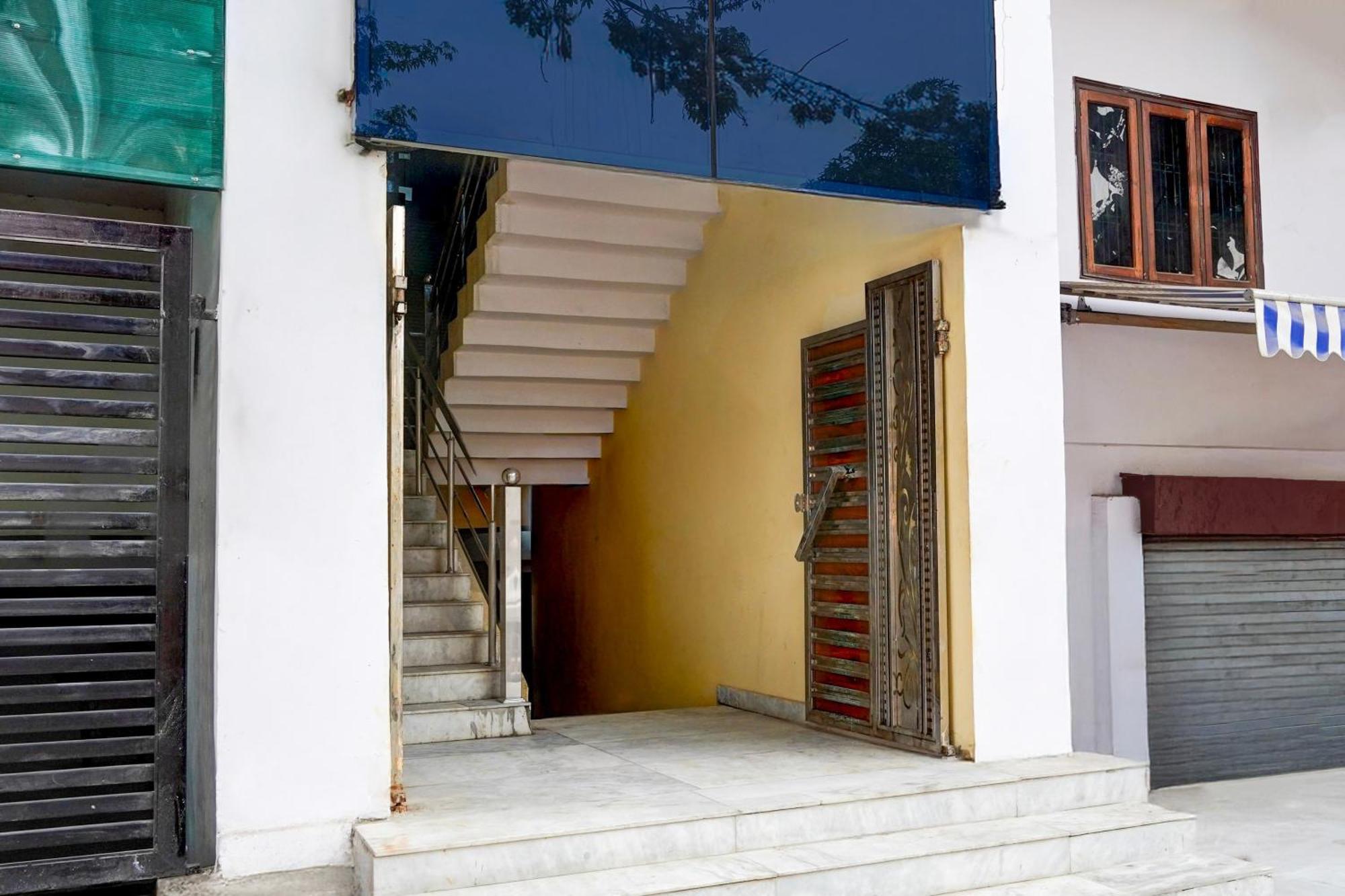 Super Collection O Govind Vihar Matiyari Formerly Saffron Chinhat ภายนอก รูปภาพ